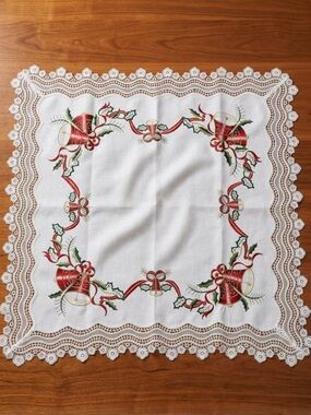 New Holiday Christmas Embroidered Lace Tablecloth 
White Red Green